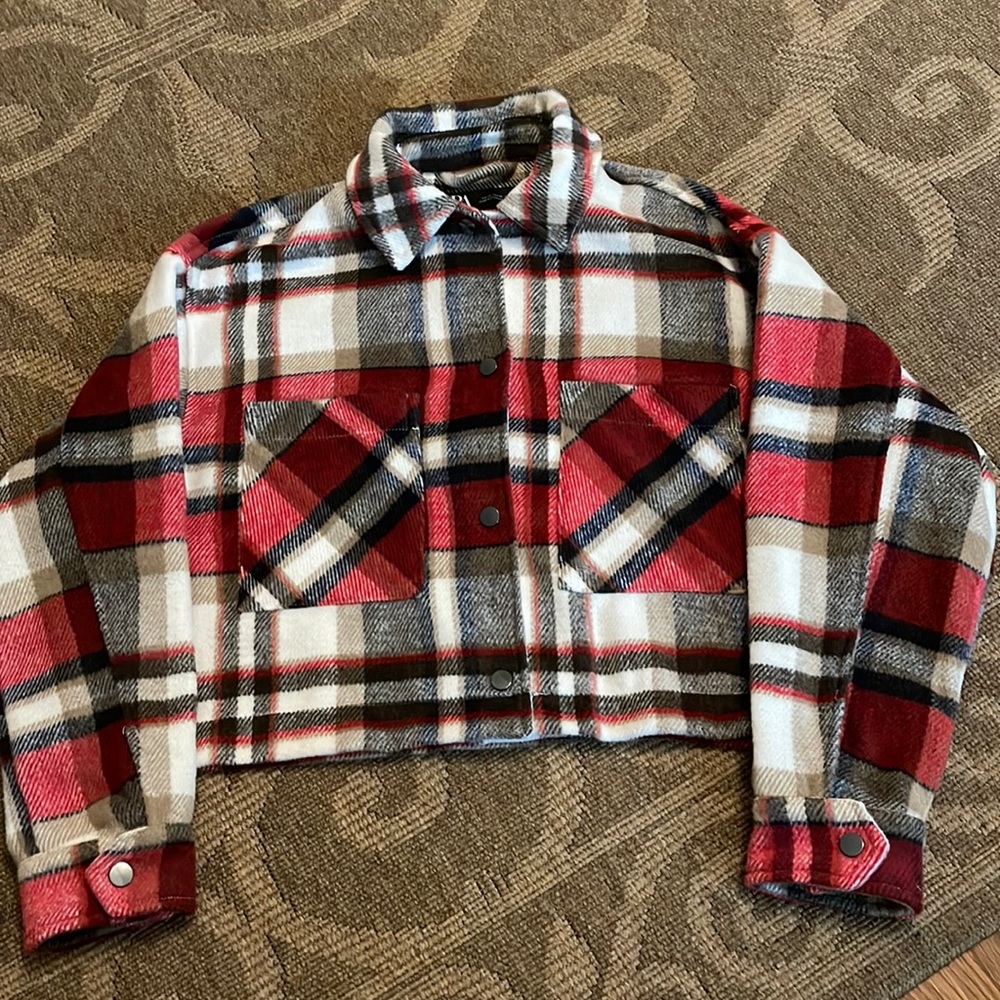 Zara ladies flannel jacket / over shirt. No tags but never worn. CUTE AF!